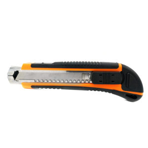 Knife with a retractable blade 18 mm, metal body, metal guide, automatic lock, VIHR